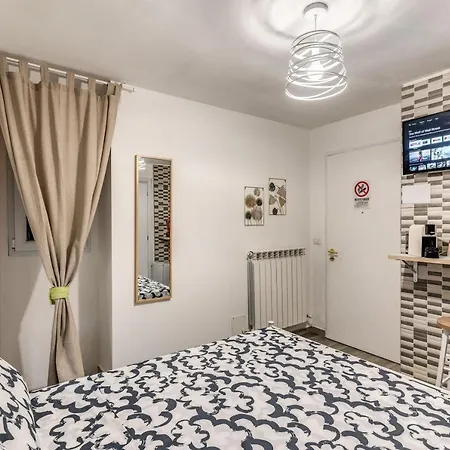 Private Near Old Town And Center La Pieza 3* Bari